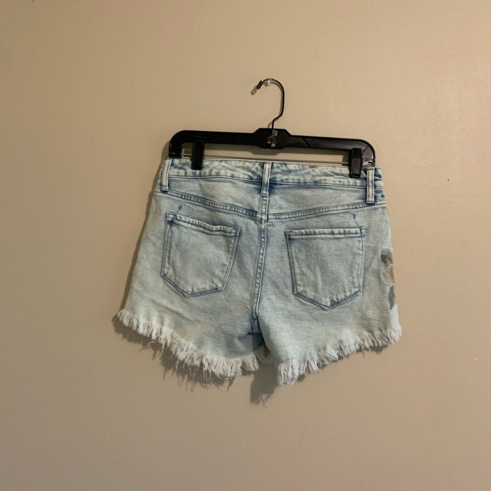 Mossimo flower shorts - Picture 2 of 3